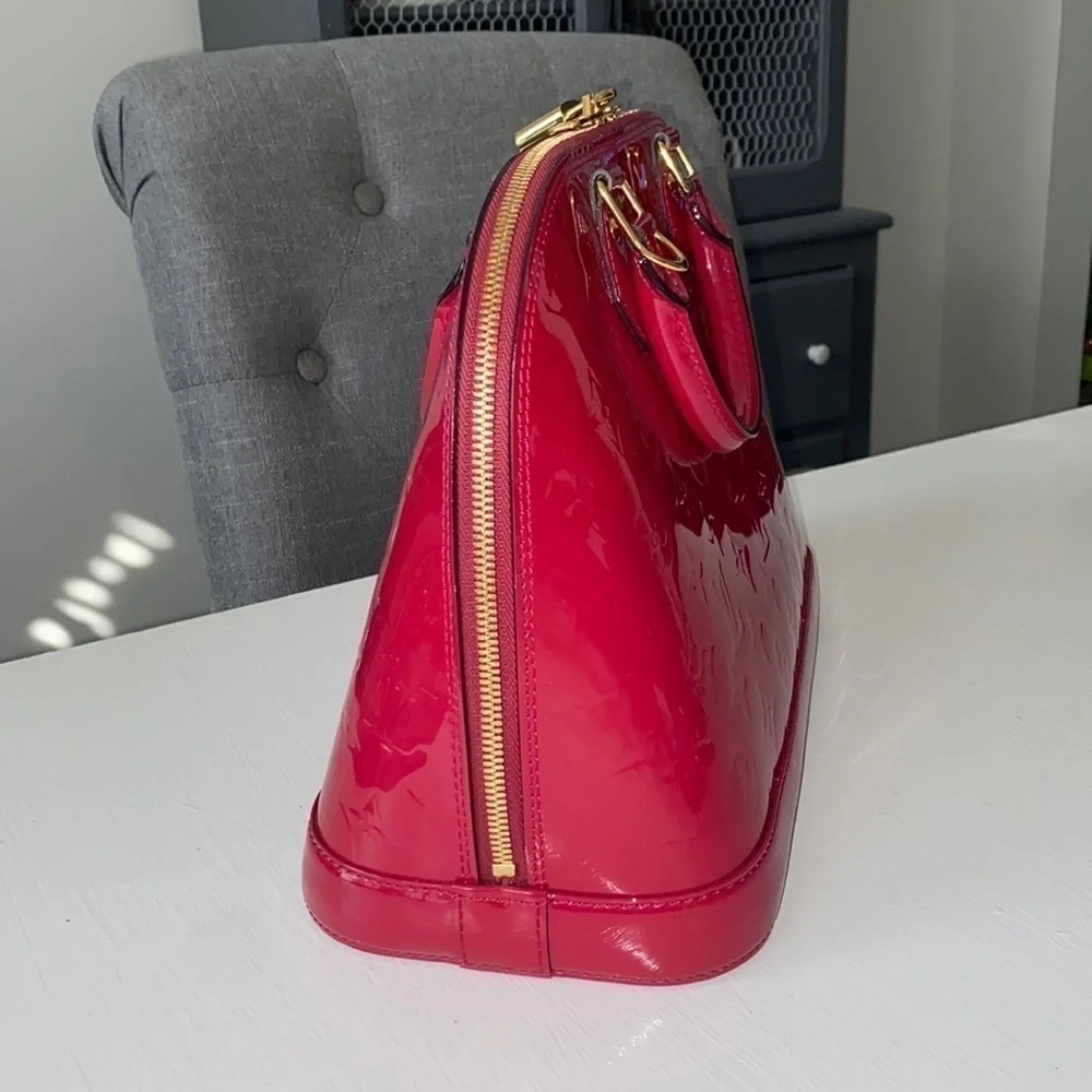 Louis Vuitton Pink Rose Indian Leather Monogram Vernis Alma Bag New Condition